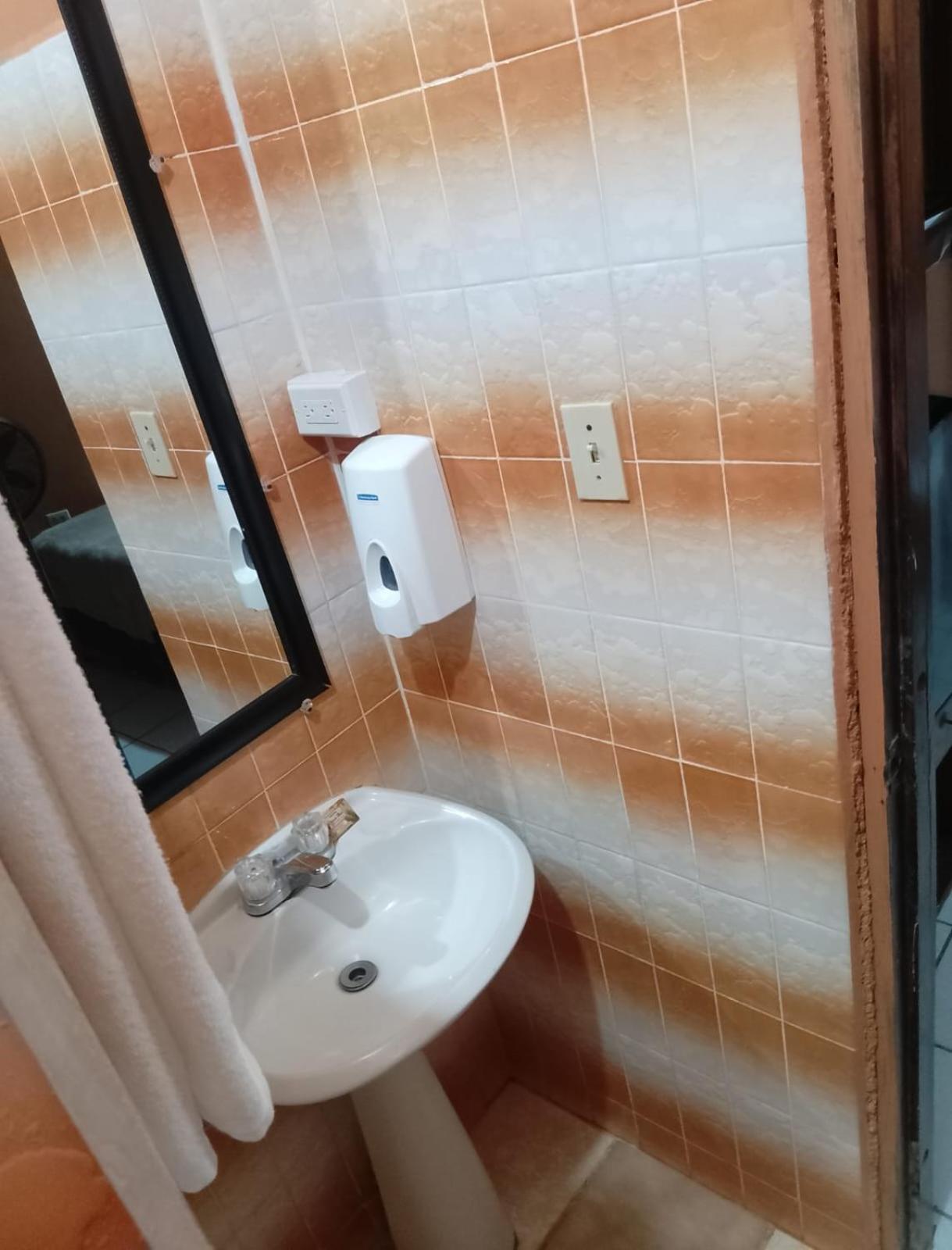 Chaleanor Hotel Дангрига Экстерьер фото