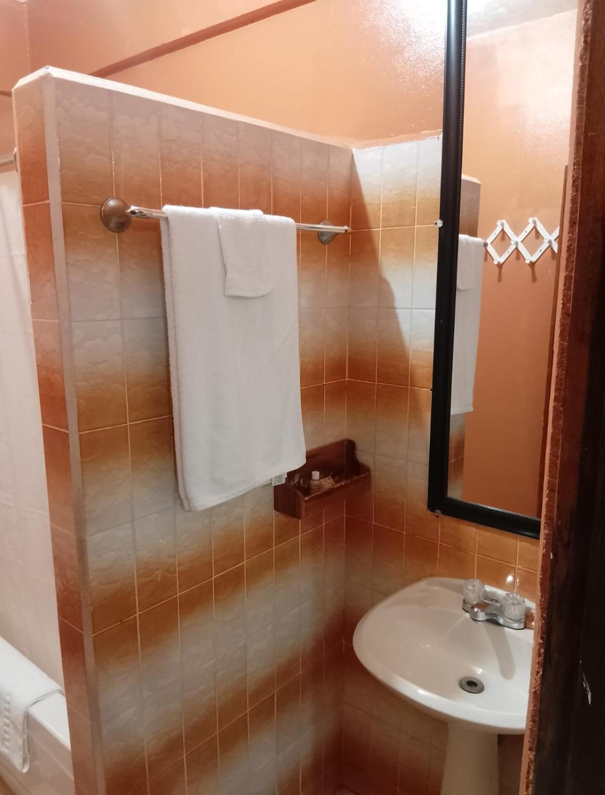 Chaleanor Hotel Дангрига Экстерьер фото