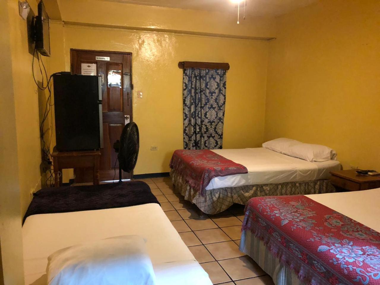Chaleanor Hotel Дангрига Экстерьер фото